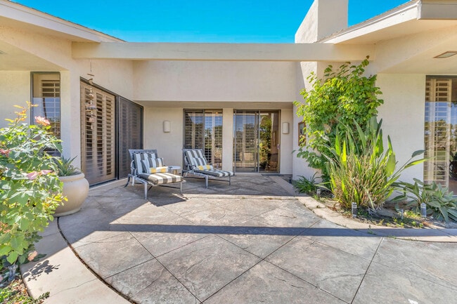 Building Photo - 24 Columbia Dr