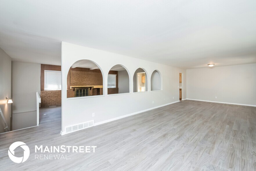 Building Photo - 4609 S Laredo St