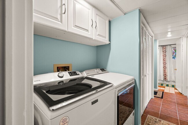 Building Photo - 1512 Waterside Dr