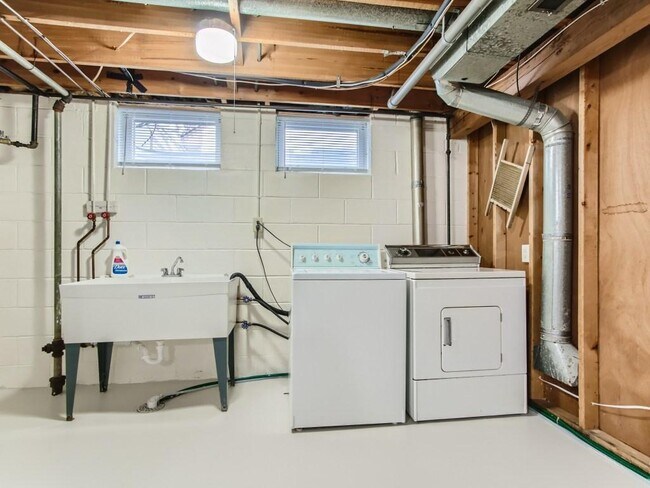 Building Photo - 12625 Monterey Ave S