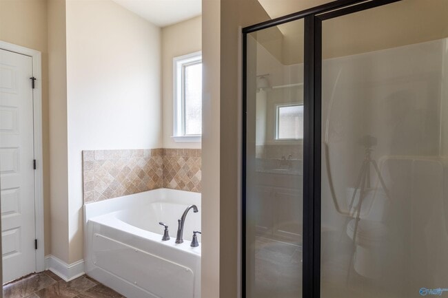 Building Photo - 17331 Fieldway Cir