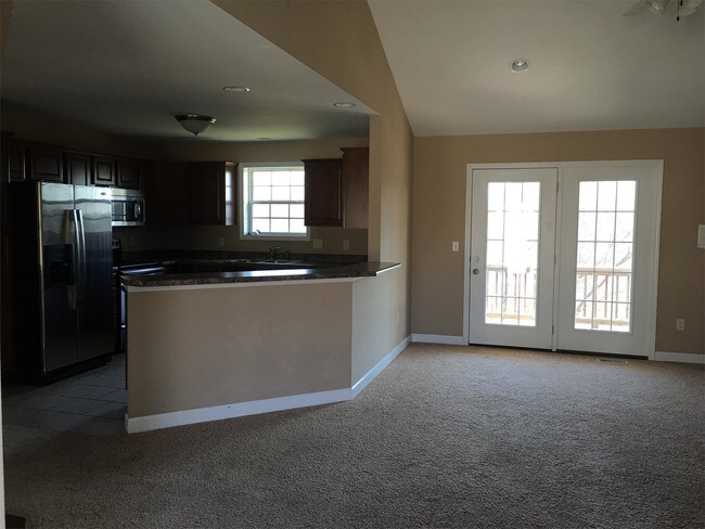Building Photo - 123 Mesa Dr