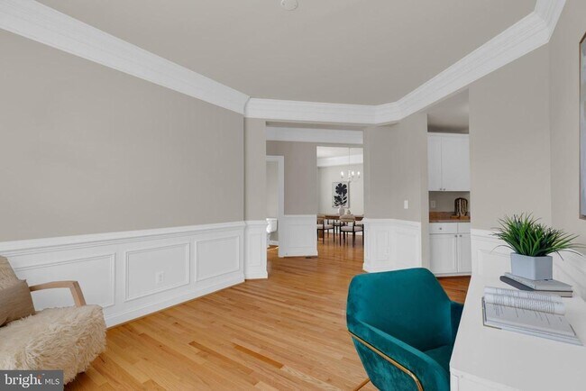 Building Photo - 42706 Chisholm Dr