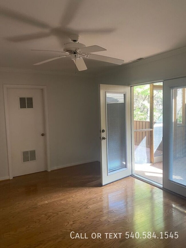 Building Photo - 307 Windward Dr SW