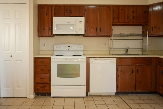 Building Photo - Stunning 2 Bed, 2 Bath Condo Available for Rent