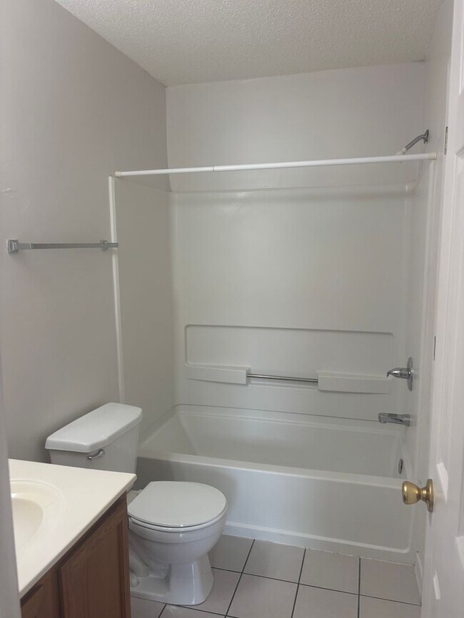 Building Photo - 567 Florosa Ct