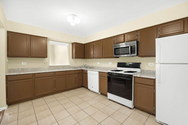 Building Photo - 1081 Courtland Dr