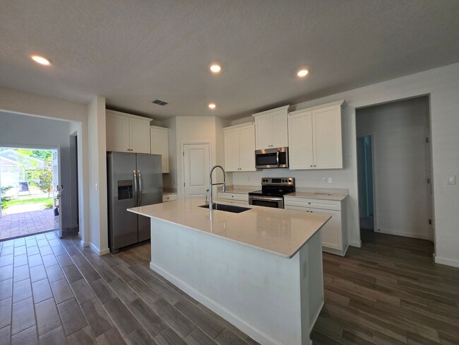 Building Photo - Beautiful 3-Bed, 2.5-Bath home in Tara Lane