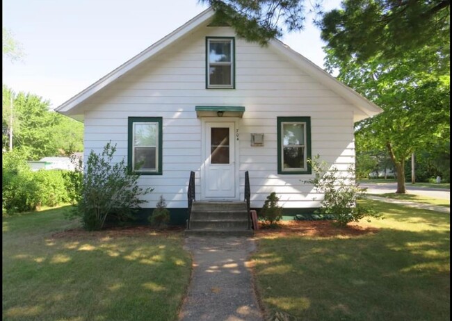 Primary Photo - 704 Gilbert St