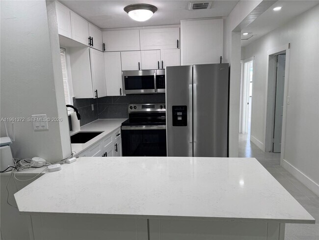 Building Photo - 10245 SW 37th Terrace