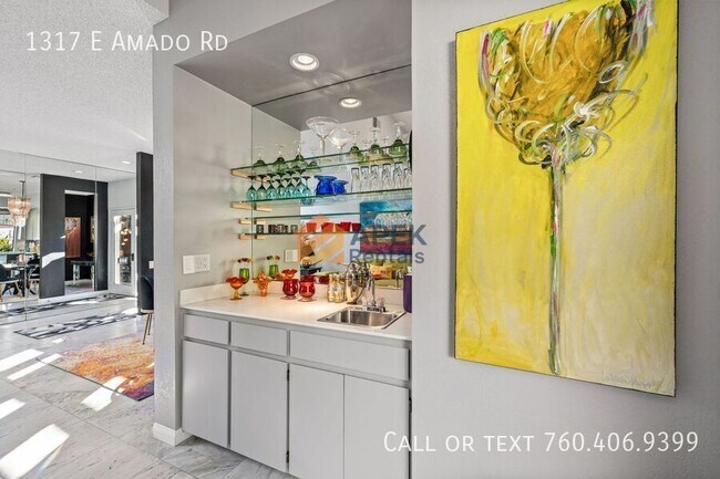 Building Photo - 1317 E Amado Rd