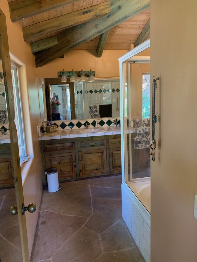 Building Photo - 1734 Topanga Skyline Dr