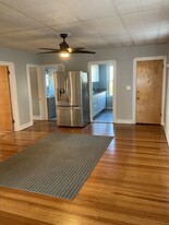 Building Photo - 56 Howland St