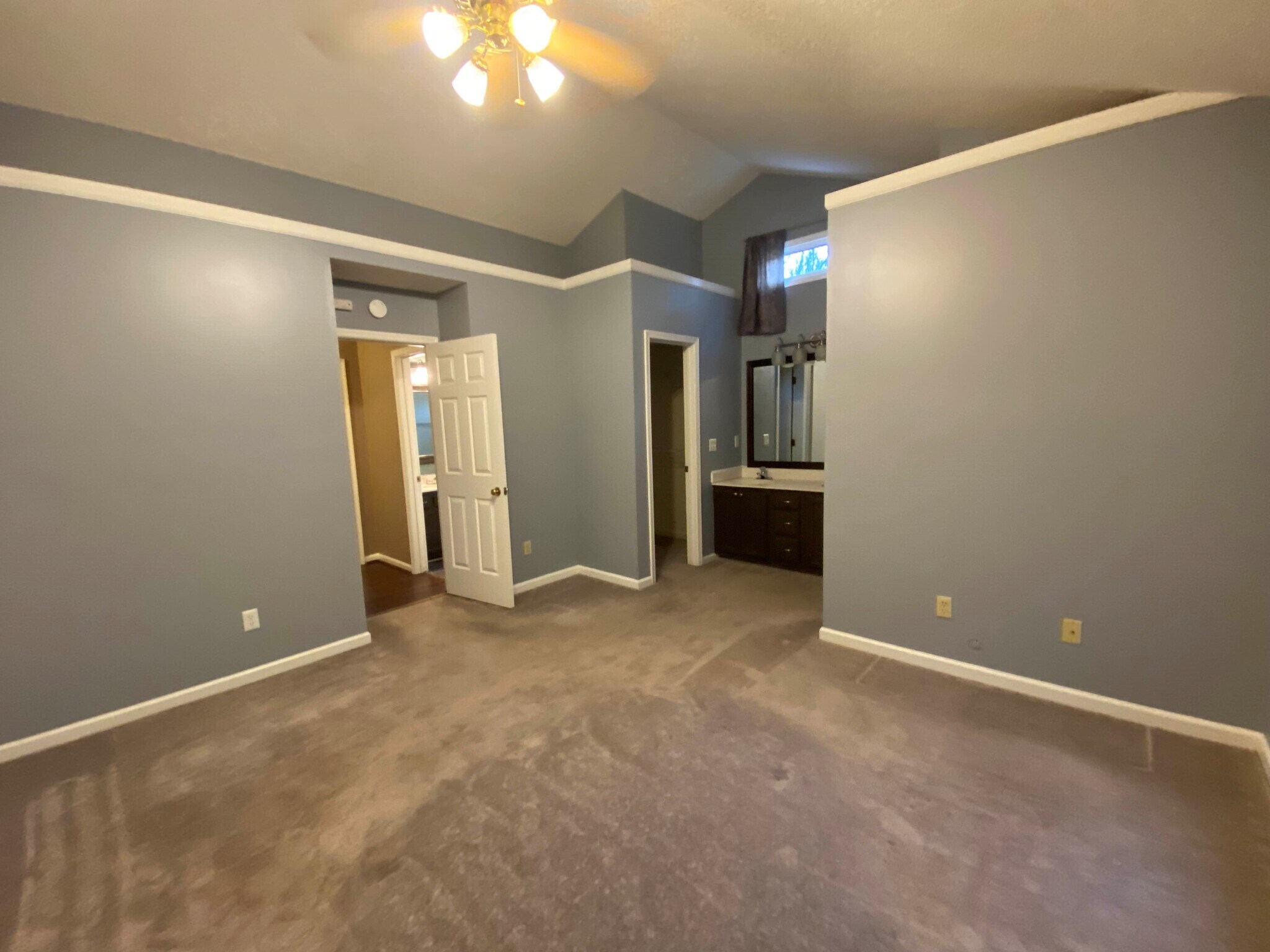 Master bedroom - 115 Hyacinth Lane