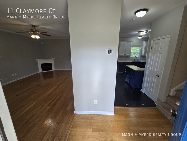Building Photo - 11 Claymore Ct