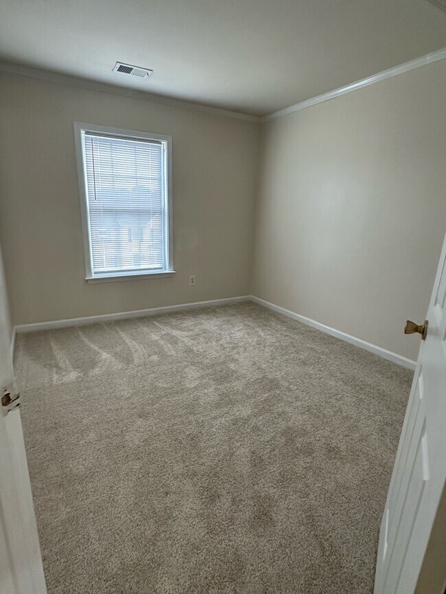 Building Photo - 803 Marquette Dr