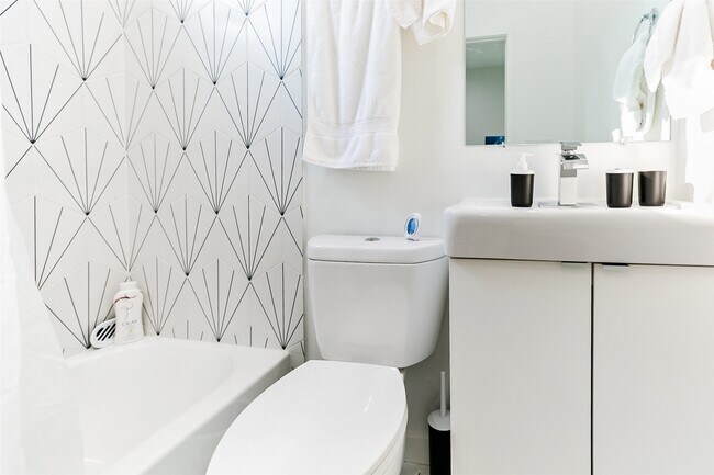 Building Photo - 4303 Chester St