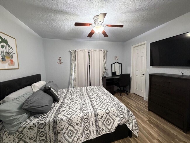 Building Photo - 6972 Crock Ave