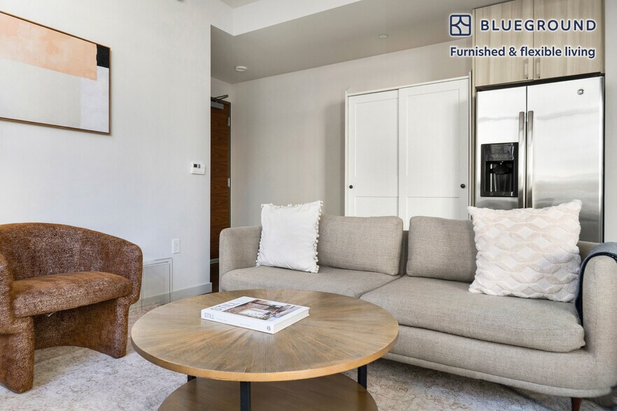 Primary Photo - 2015 2nd Ave