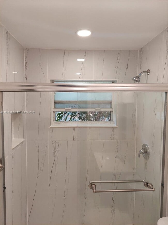 Building Photo - 2319 Johnson St