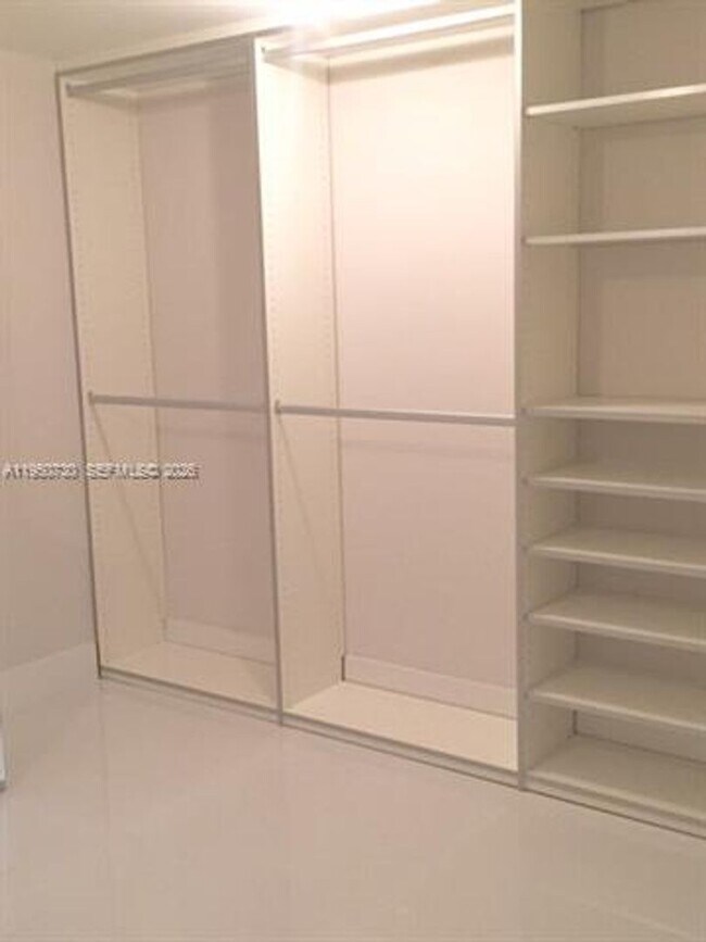 Building Photo - 400 Sunny Isles Blvd