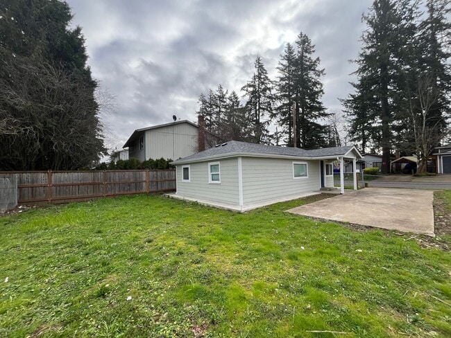 Building Photo - 2 Bed 1 Bath home in Powellhurst-Gilbert! In Unit Laundry and Private yard!