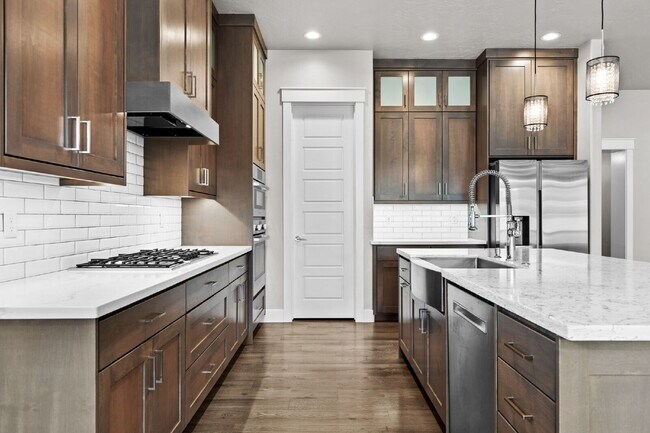 Building Photo - Beautiful split bedroom floorplan in the Sky Mesa Community!
