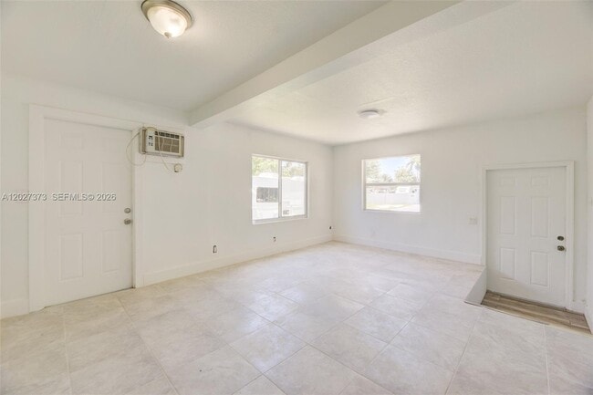 Building Photo - 3327 Sapphire Rd