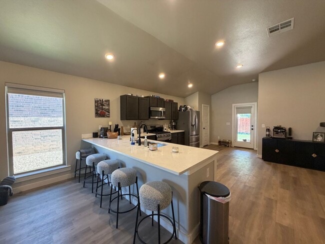 Building Photo - 3/2/2 in Frenship ISD in upland crossing!