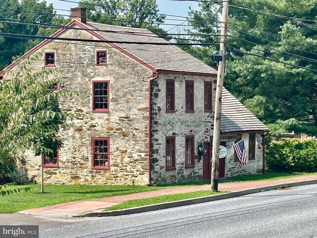 Building Photo - 1327 W Strasburg Rd