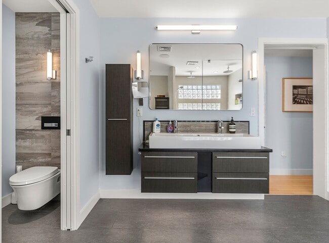 Building Photo - 37 Beverly Rd