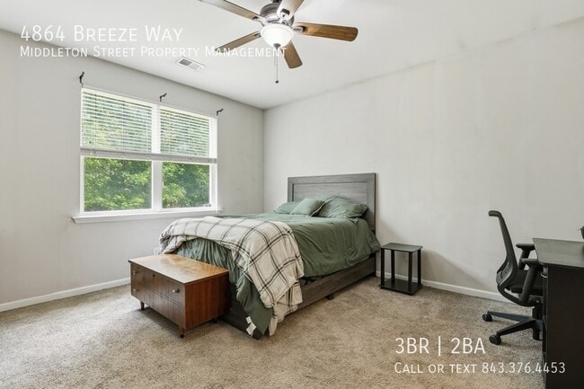 Building Photo - 4864 Breeze Way