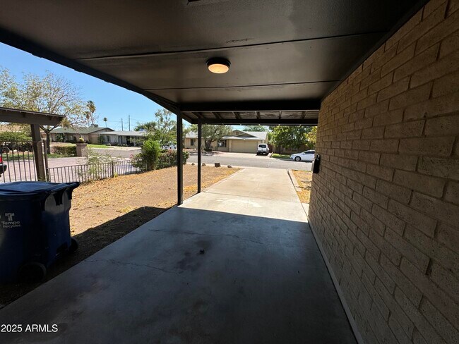 Building Photo - 2115 S Stanley Pl