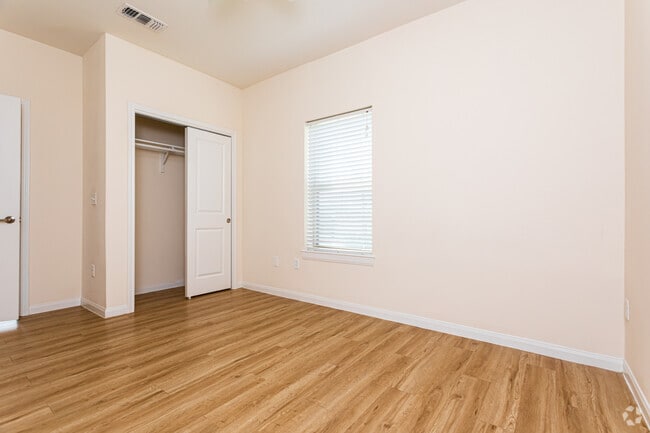 1BR, 1BA - 645SF "The Block" Bedroom - Midtown Weslaco