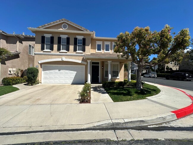 Building Photo - 4 bedroom beautiful Irvine home in gated N...