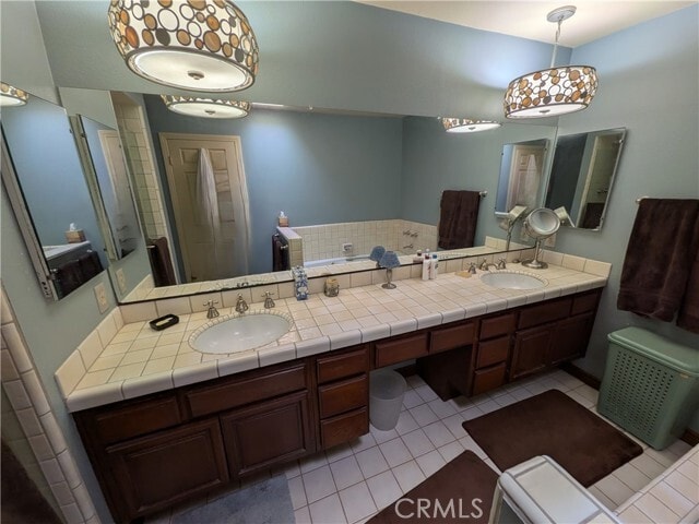 Building Photo - 1209 S Catalina Ave