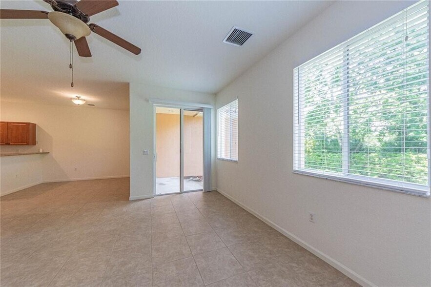 Building Photo - 2563 Stockbridge Sq SW