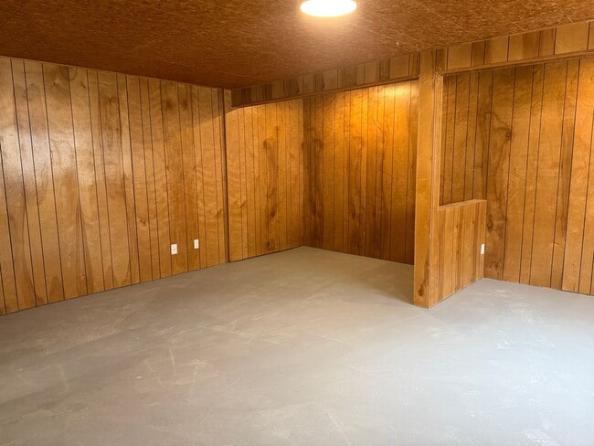 Building Photo - 325 NW 4th St