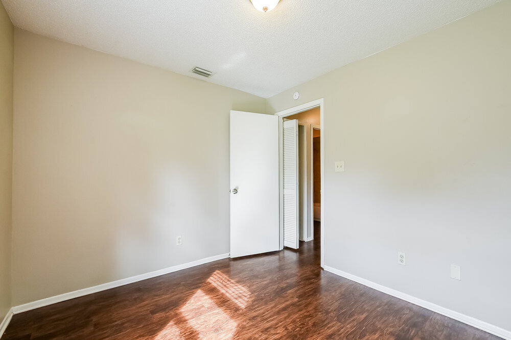 Building Photo - 1063 Alpug Ave