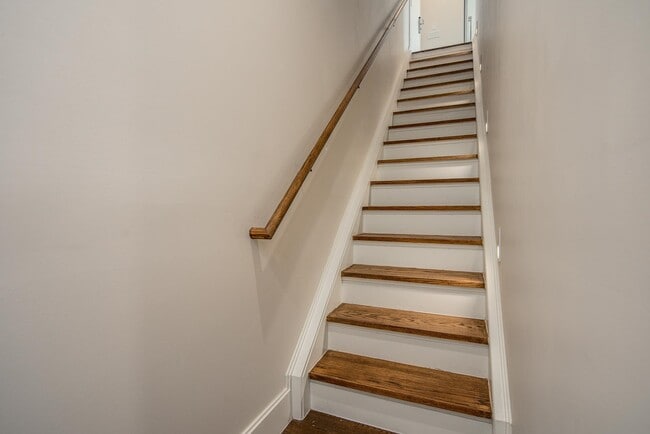 Building Photo - 372 9th St