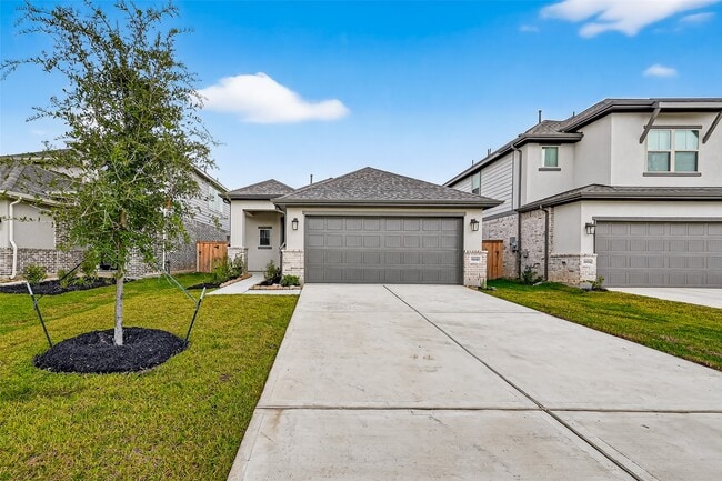 Building Photo - 31810 Autumn Spur Ln