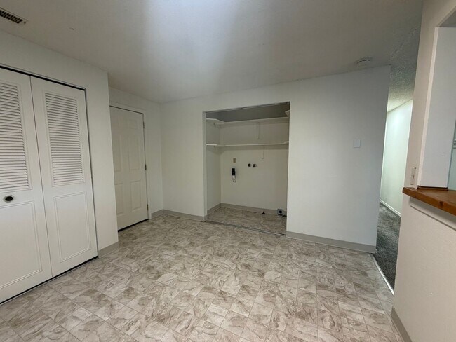 Building Photo - 3039-3041 Kane Street