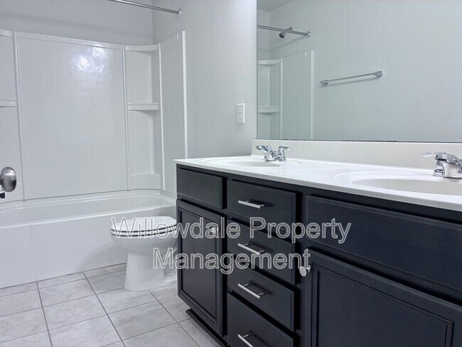 Building Photo - 1056 Midvale Ave