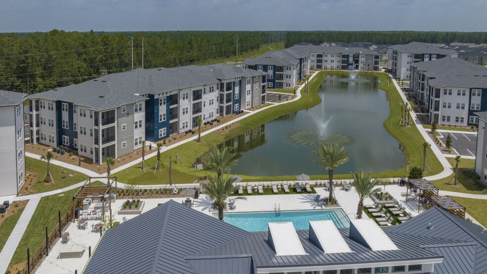 Building Photo - THE VANTAGE APARTMENTS