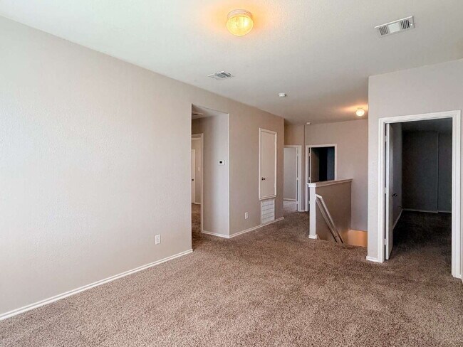 Building Photo - 2 Story - 4 Bed, 2.5 Bath Home in Crowley