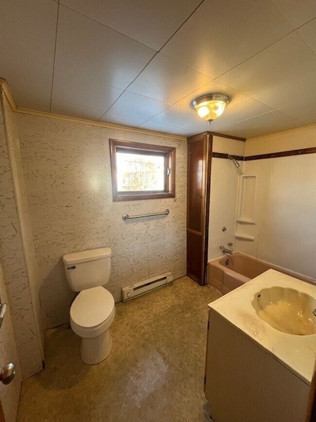 Building Photo - 20 Wiggan St