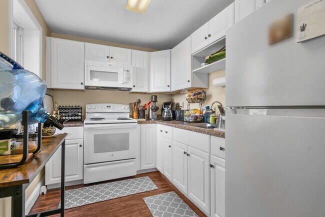 Building Photo - 148 N Franklin St