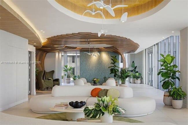 Building Photo - 700 NE 24th St