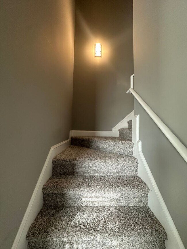 Building Photo - 225 Winding Creek Way