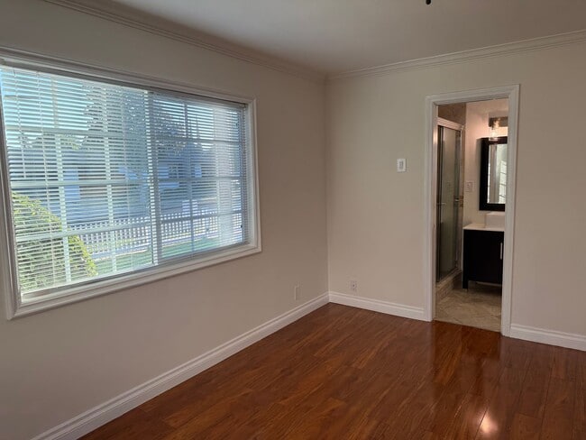 Building Photo - Private HOME 3bed/2 bath + POOL in Woodland Hills! NO OTHER UNIT ON THE PROPERTY!!!!